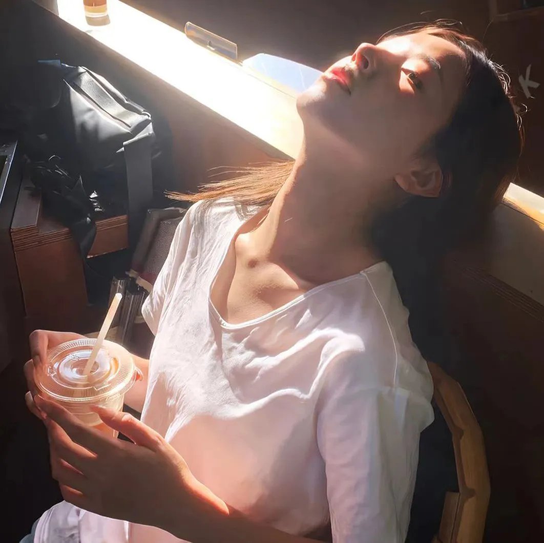 二婚当天植物人老公突然睁眼